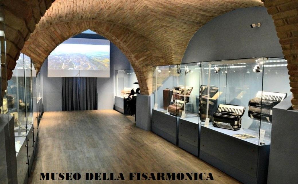 1 La Fisarmonica Del Conero Apartment Castelfidardo Exterior photo